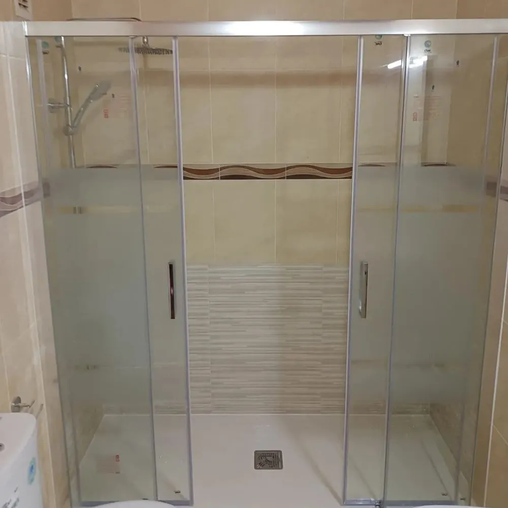 Bañera cambiada por pie de ducha en Huelva